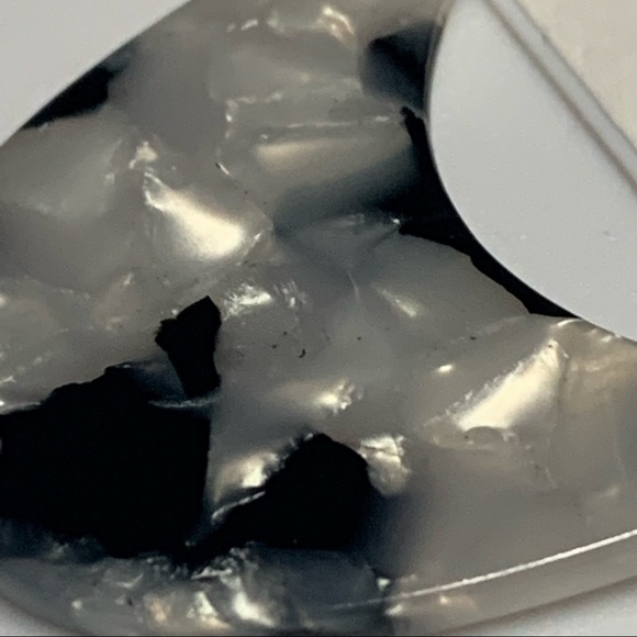 ANNA & AVA Black & White POST EARRINGS! - Picture 9 of 11